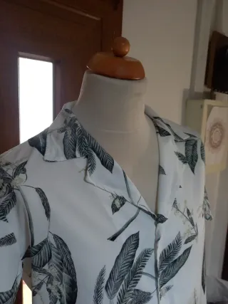 Camisa Hawaiana Estampada Manga Corta