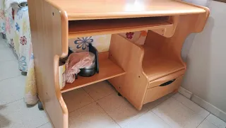 Escritorio infantil para ordenador