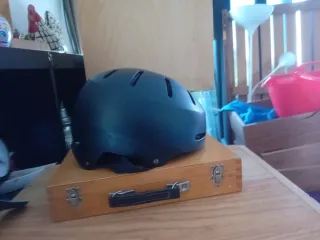 Casco Negro G69 con Luces LED