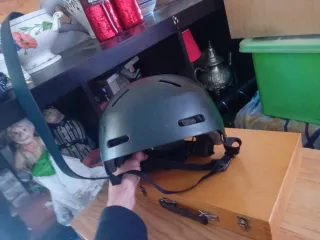 Casco Negro G69 con Luces LED