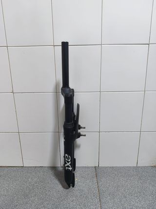 SR Suntour XCT 26" sospensione MTB disco/V-Brake