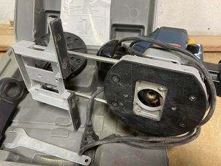 Fresadora Ryobi ERT-1150V con maletín