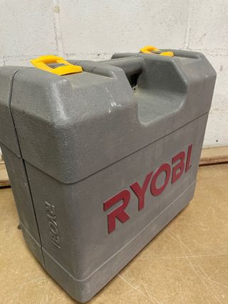Fresadora Ryobi ERT-1150V con maletín