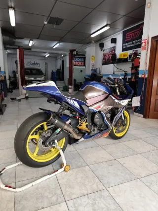 Yamaha R1