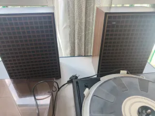 Tocadiscos Bettor EF 143 con altavoces