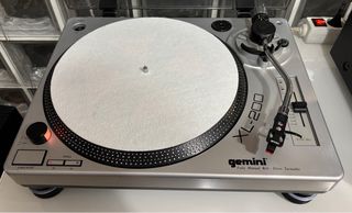 2 Tocadiscos Gemini XL-200