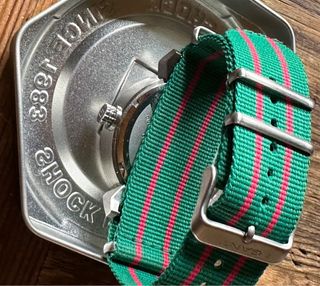 Reloj GANT Cuarzo Correa Trenzada Verde/Rojo