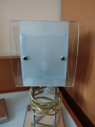 Lámparas de mesa cristal y metal.