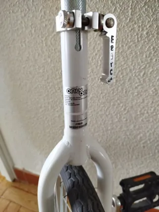 Monociclo blanco 18 pulgadas marca only one