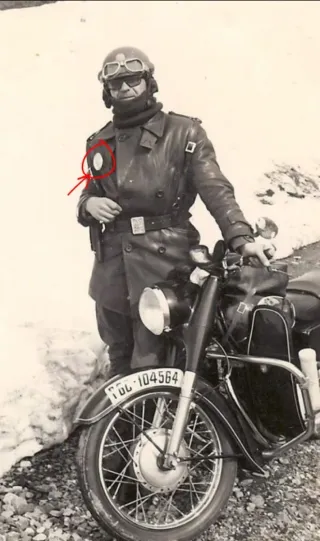 Insignia Guardia Civil Tráfico 1950 post guerra