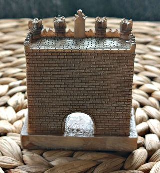 Arco de Santa María de Burgos en Resina