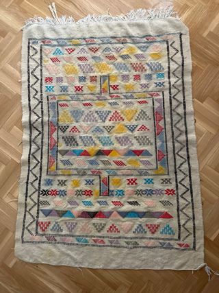 Alfombra étnica de tela multicolor