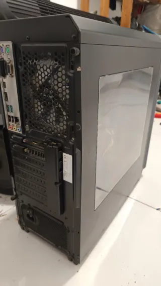 Torre Gaming Ordenador Negra y Gris