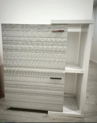 Recibidor zapatero gris y blanco