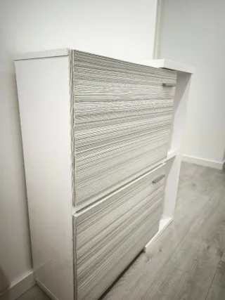 Recibidor zapatero gris y blanco