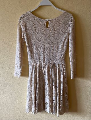 Vestido Zara encaje beige talla S