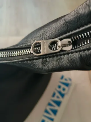 Bolso Hobo Negro Pull & Bear