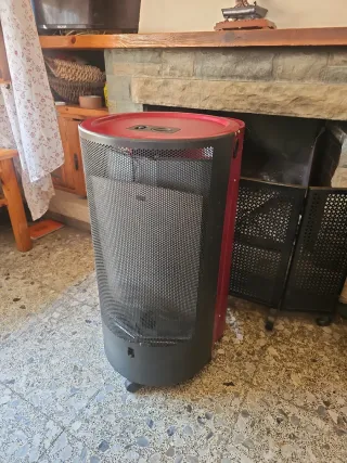 Estufa de butano negra