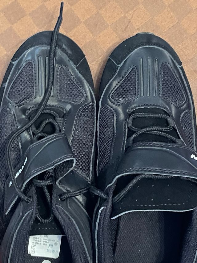 Zapatillas Ciclismo Btwin Negras nuevas