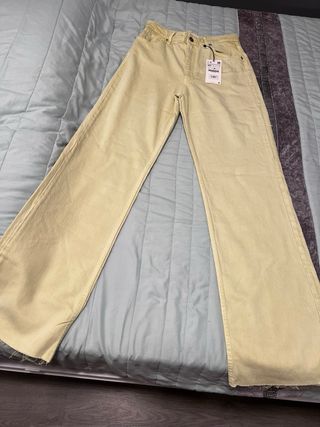 Pantalón Zara amarillo