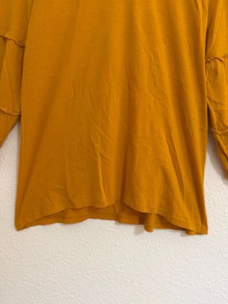 Blusa amarilla manga abullonada Sfera.