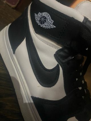 Air Jordan 1 Mid Blanco y Negro