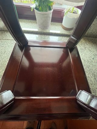 Mesa auxiliar de madera y cristal