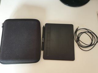Tableta gráfica Wacom Intuos S + funda protectora