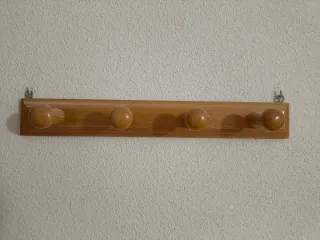 Appendiabiti in legno con 4 ganci