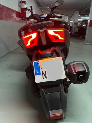 Kymco Superdink 350 GT Maxi Scooter