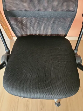 Silla de oficina ergonómica regulable