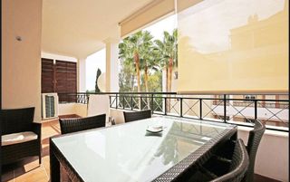 Piso en alquiler en Los Naranjos - Las Brisas en Marbella