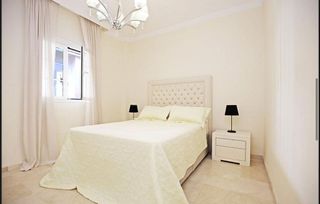 Piso en alquiler en Los Naranjos - Las Brisas en Marbella