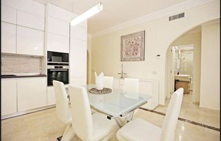 Piso en alquiler en Los Naranjos - Las Brisas en Marbella