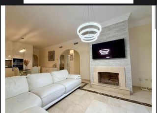 Piso en alquiler en Los Naranjos - Las Brisas en Marbella