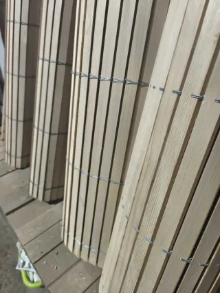 Rollos de persiana de madera sin tratar