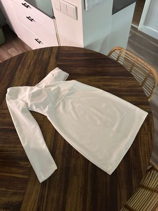 Vestido blanco asimétrico
