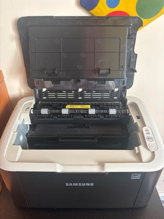 Impresora Samsung Pequeña Negra y Blanca