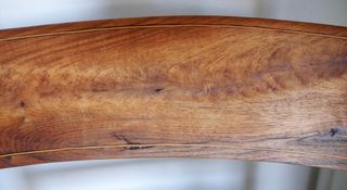 Sillón de madera antiguo restaurado