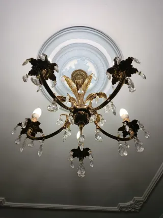 Lámpara Dorada de Techo