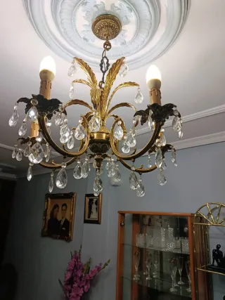 Lámpara Dorada de Techo