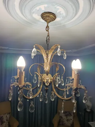 Lámpara Dorada de Techo