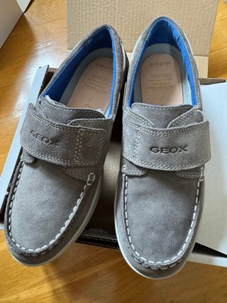Zapatos Geox niño ante gris