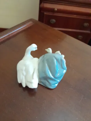 Lladró Pata con cesta de patitos