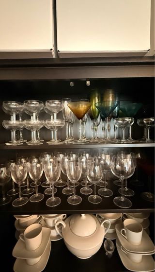 Vitrina IKEA HEMNES grande – madera maciza – armar