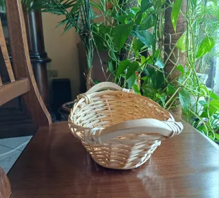 Cestino vimini con manici legno
