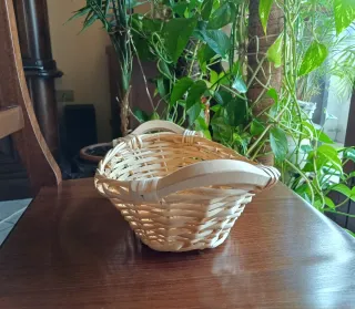 Cestino vimini con manici legno