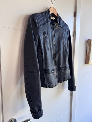 Cazadora vaquera System Action