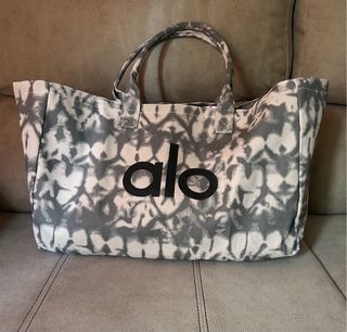 Bolsa Tote Alo Yoga Gris y Blanco