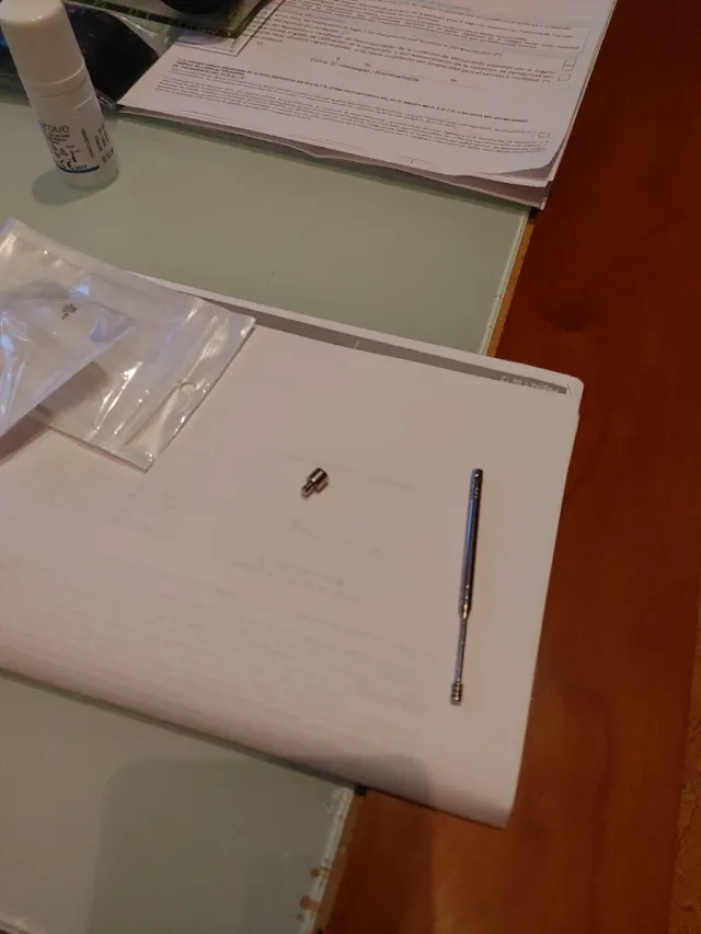 Pinganillo plateado, necesita collar